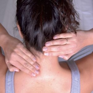 En auto massage pour le cou